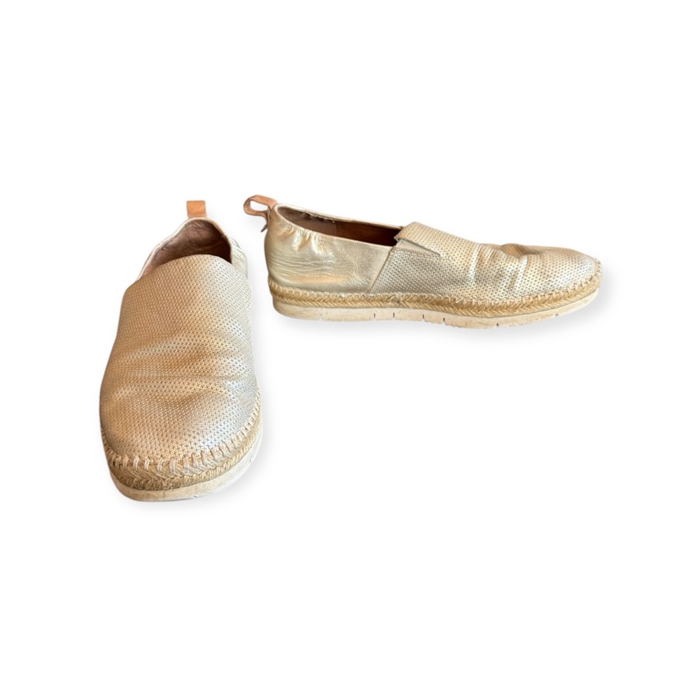 Gentle Souls by Kenneth Cole Shoes slip on LARA A LINE SPORTY shoes gold 8 M